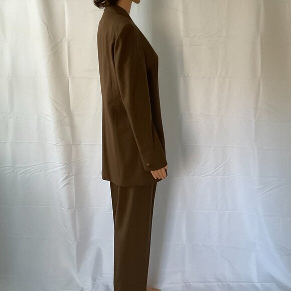 Jones NY Brown 2-piece Pant Suit. Size 6. Chic/Timeless - Picture 3 of 9